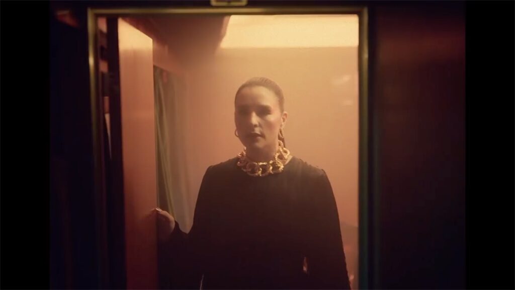 Jessie Ware • Spotlight (Music video)